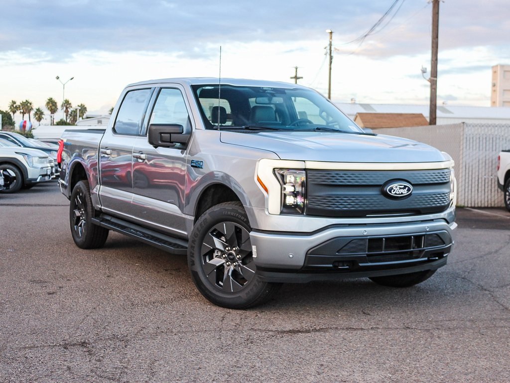 2025 Ford F-150 Lightning Flash's photo