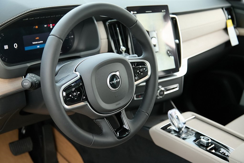 2026 VOLVO XC90 - Image 12