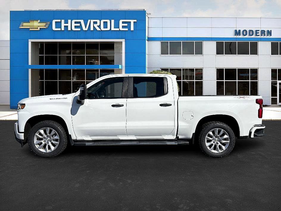 2021 Chevrolet Silverado 1500 Custom photo 2