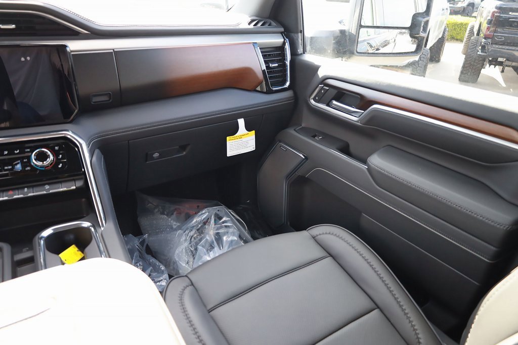 2026 Gmc Sierra 3500 HD Denali photo 22