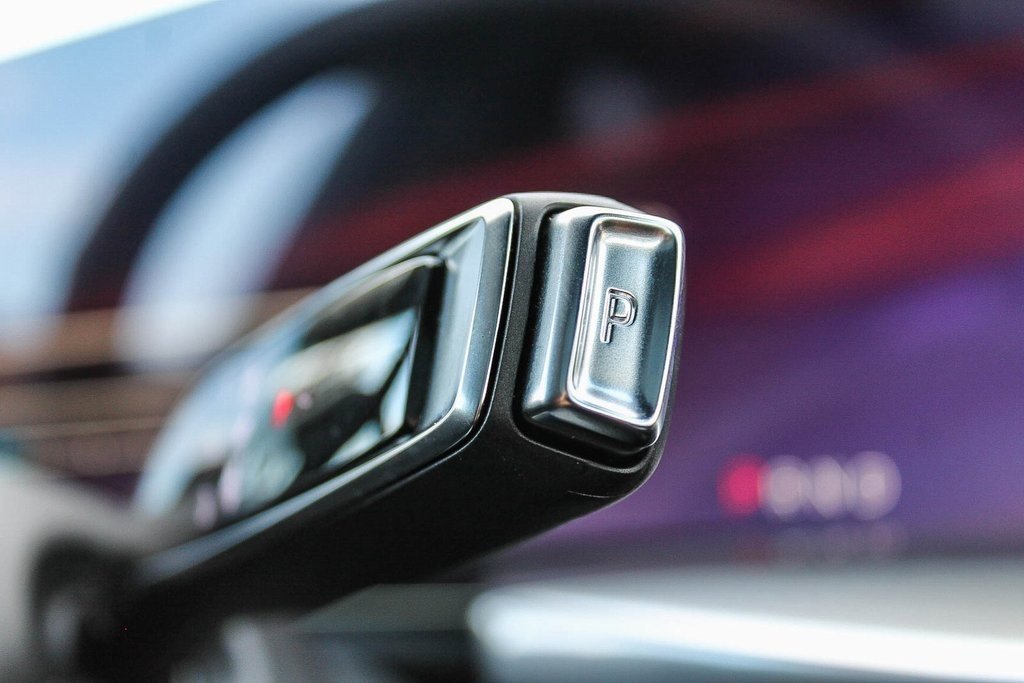 2025 Cadillac Escalade IQ Sport photo 21