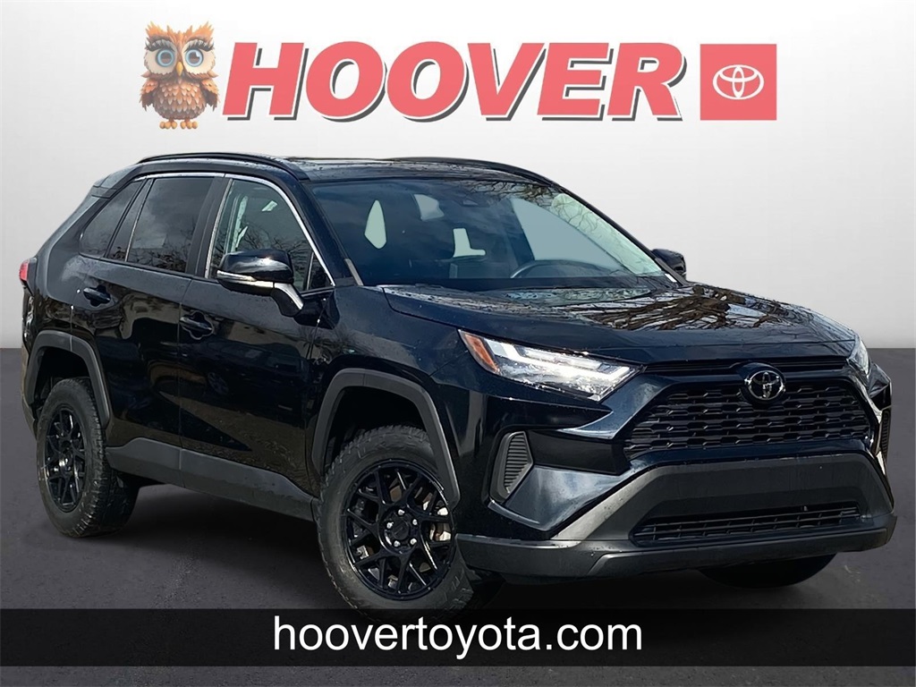 2022 Toyota RAV4 XLE's photo