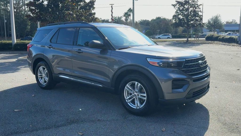 2022 Ford Explorer XLT photo 2