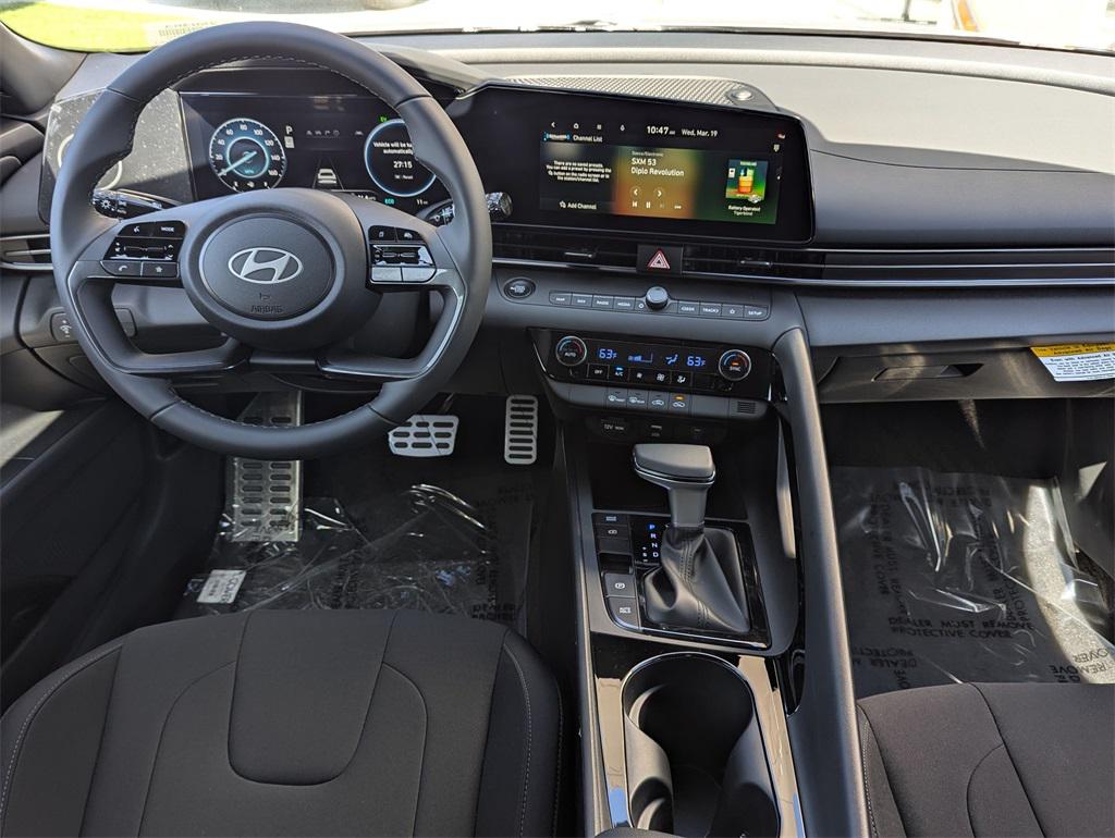 2025 Hyundai Elantra Hybrid SEL Sport photo 28