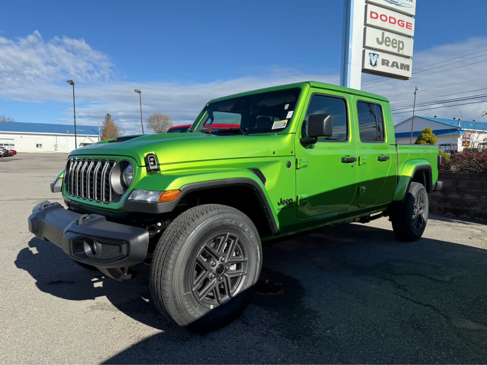 2026 Jeep Gladiator Sport S's photo