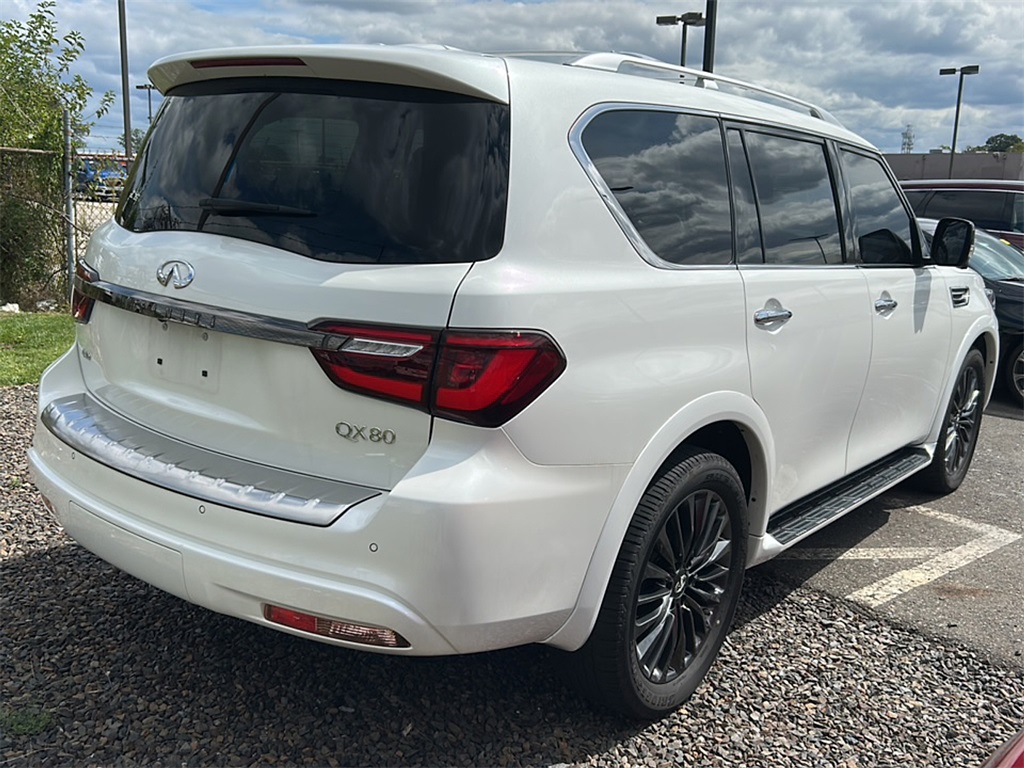 2022 Infiniti QX80 Premium Select photo 2
