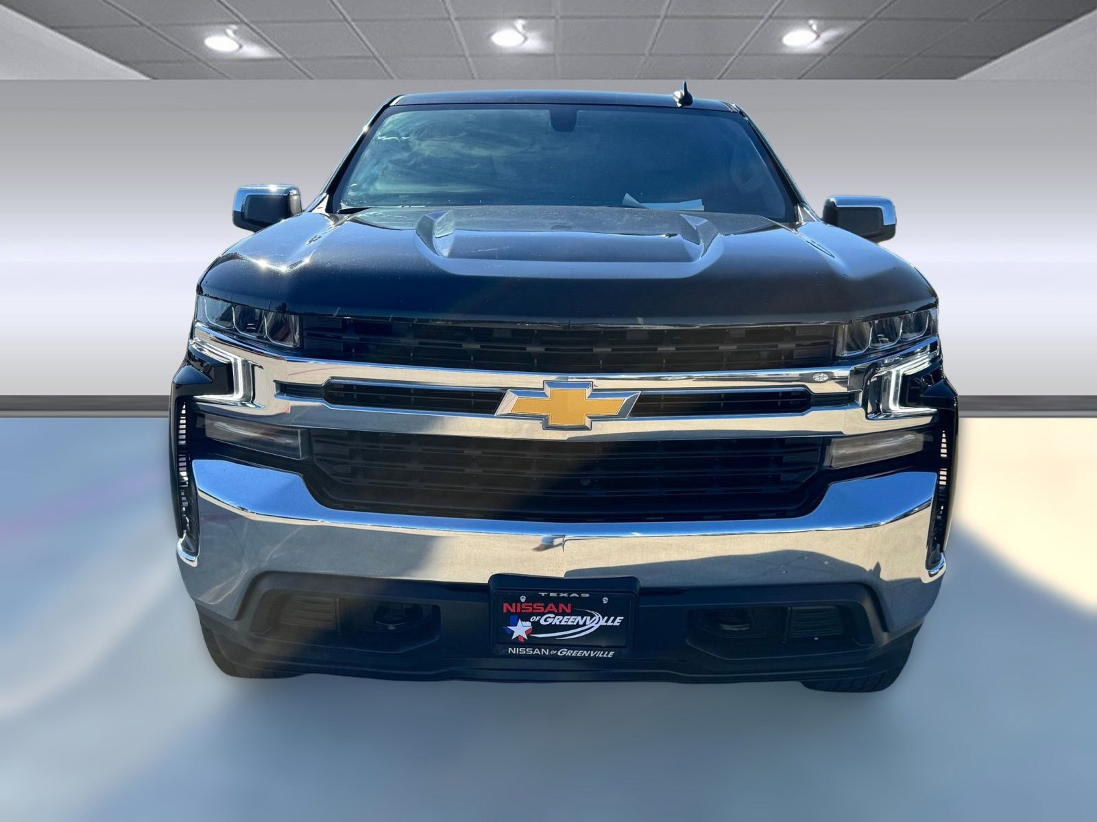 2021 Chevrolet Silverado 1500 LT photo 2
