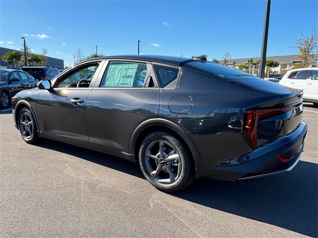 2025 Kia K4 LXS photo 3