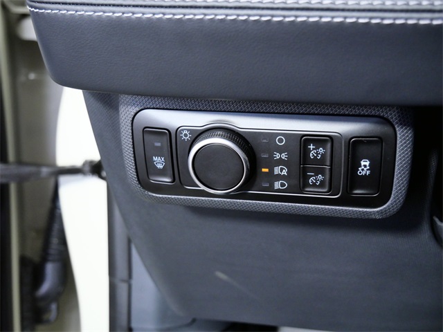 2025 Ford Mustang Mach-E Select photo 24