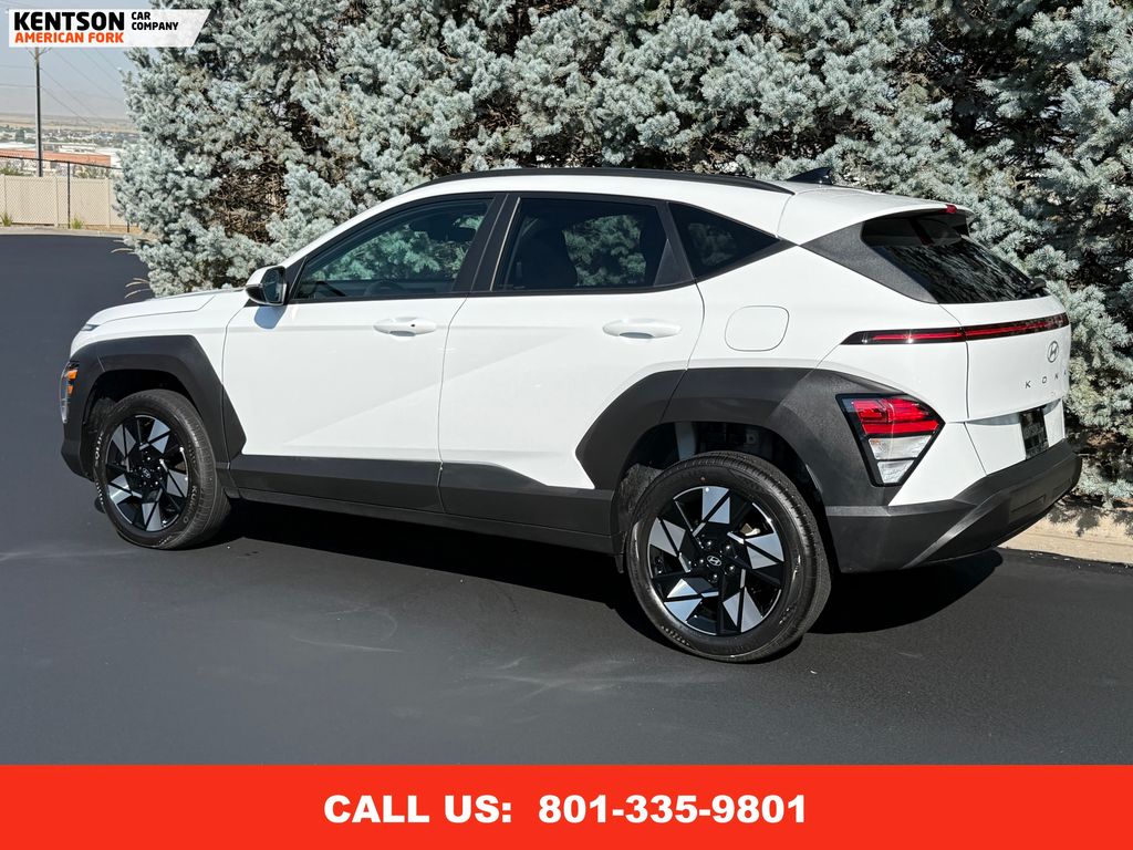 2025 Hyundai Kona SEL photo 4