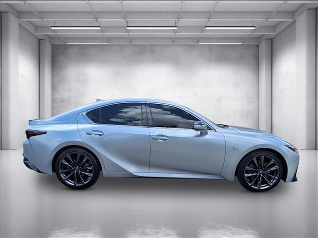 2022 Lexus IS 350 F SPORT photo 2