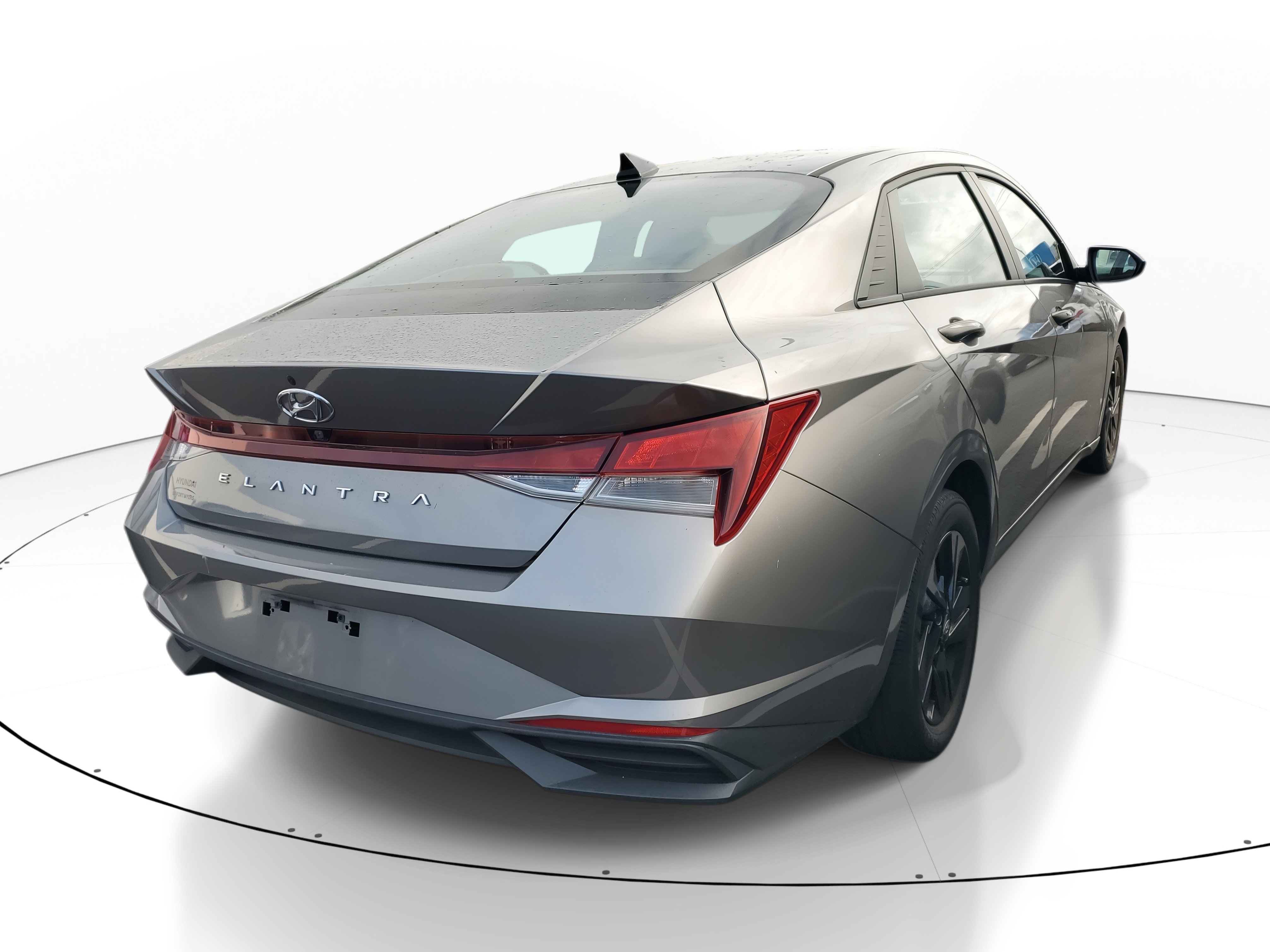 2021 Hyundai Elantra SEL photo 2
