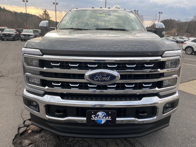 2025 Ford F-350 Lariat photo 2