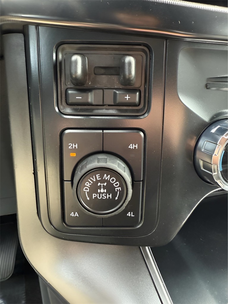 2025 Ford F-150 Lariat photo 30