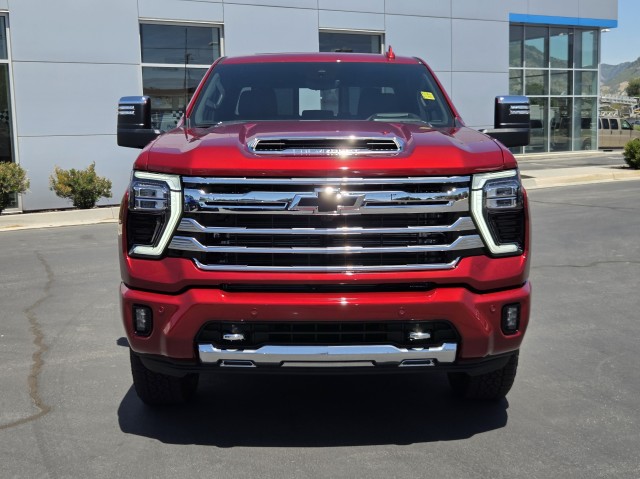 2025 Chevrolet Silverado High Country photo 3