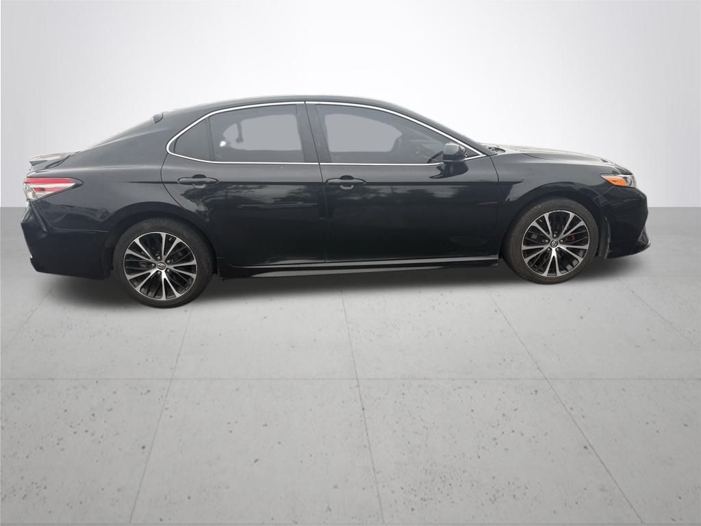 2018 Toyota Camry L photo 5