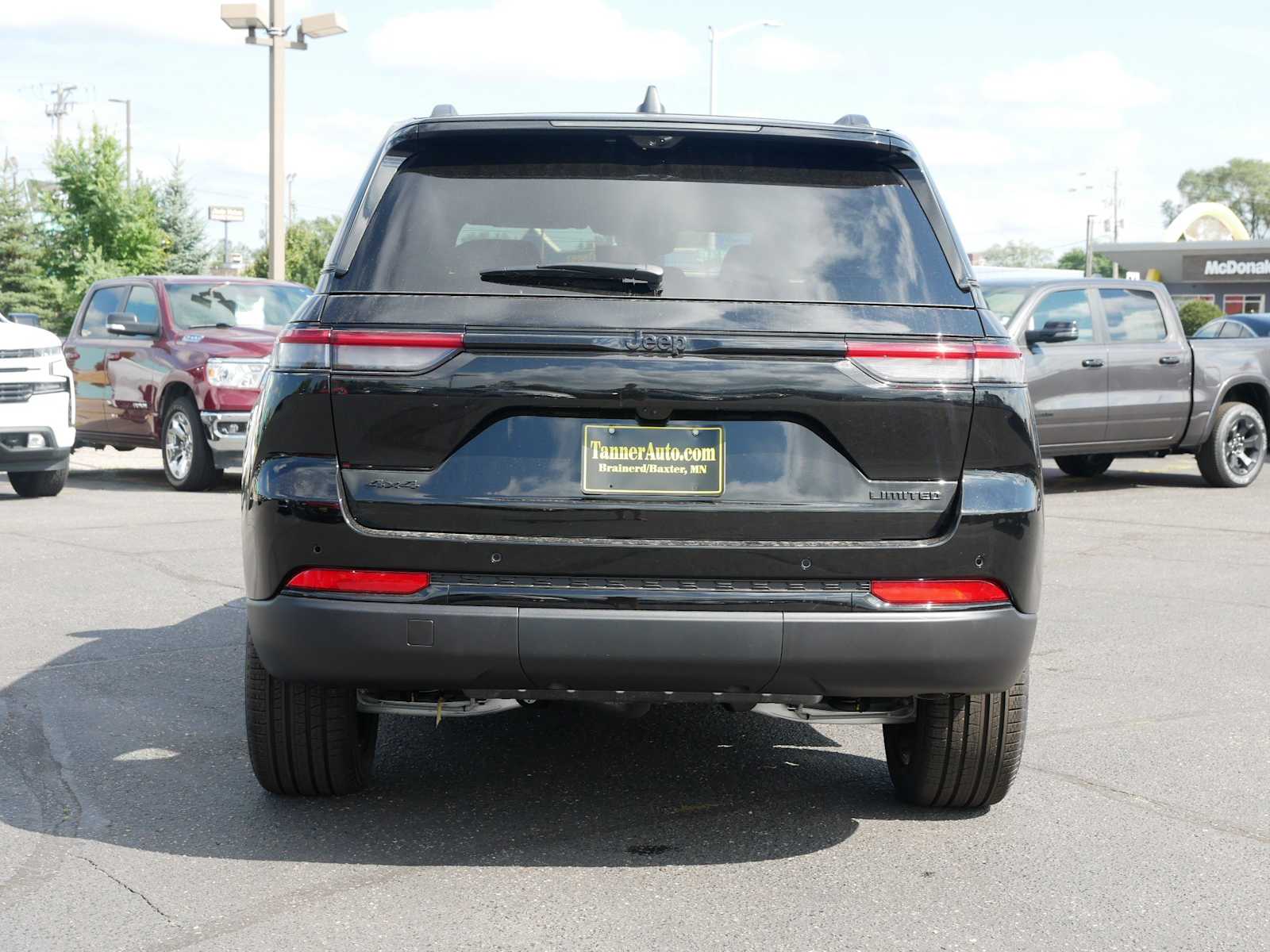 2025 Jeep Grand Cherokee Limited photo 4