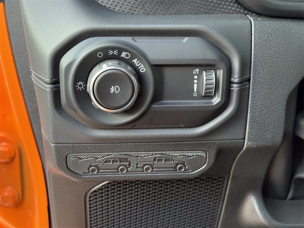 2025 Jeep Wrangler Rubicon X photo 13