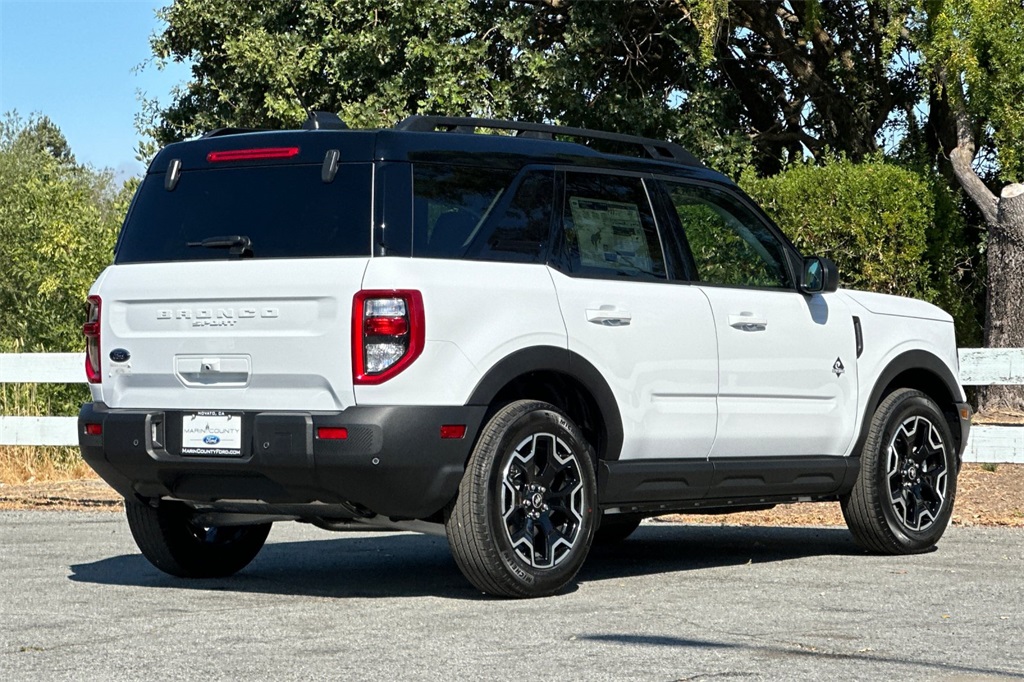 2025 Ford Bronco Sport Outer Banks photo 3
