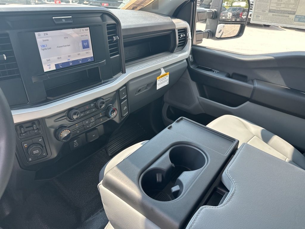 2026 Ford F-250 photo 28