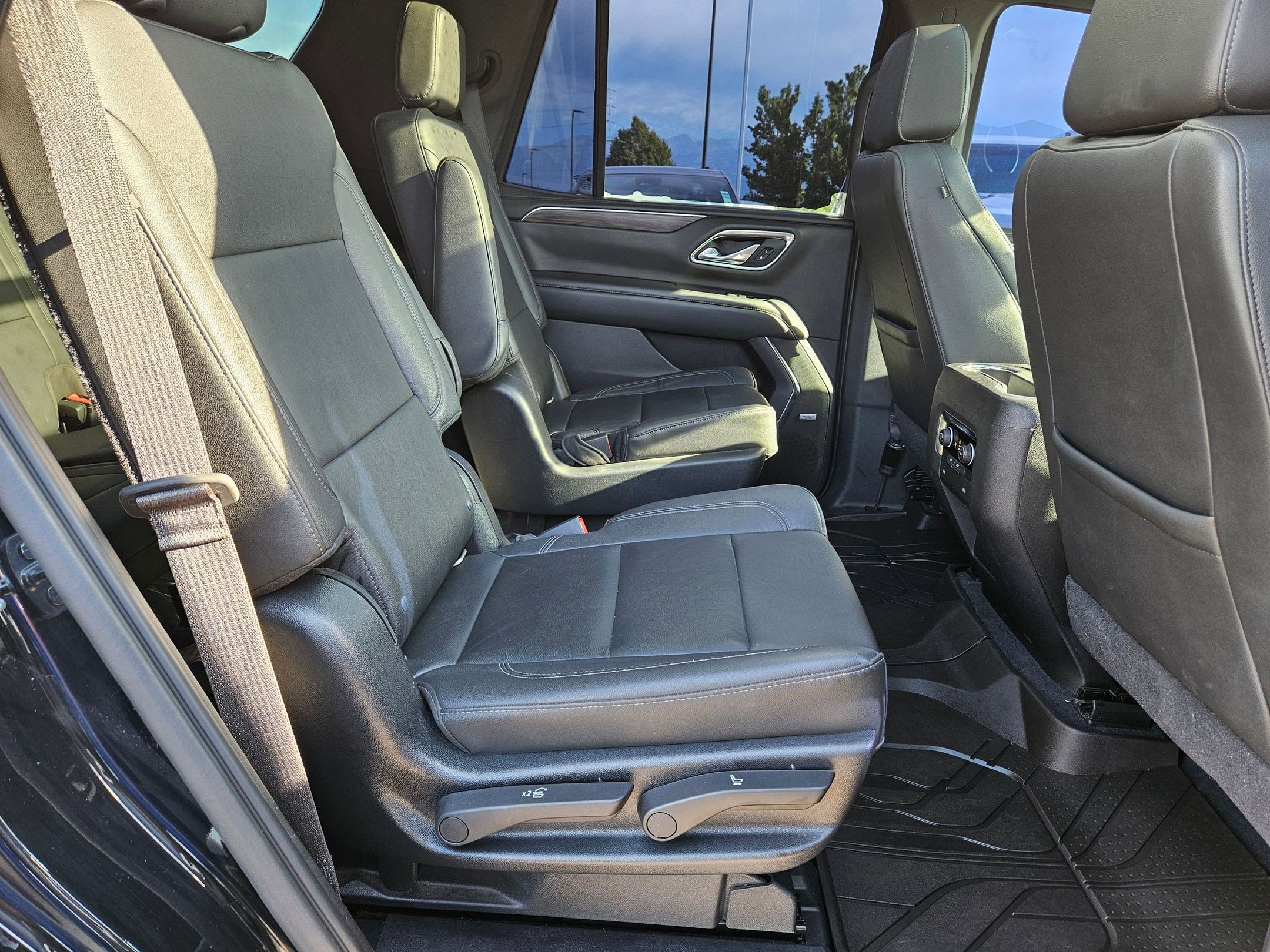 2021 Chevrolet Tahoe LT photo 29