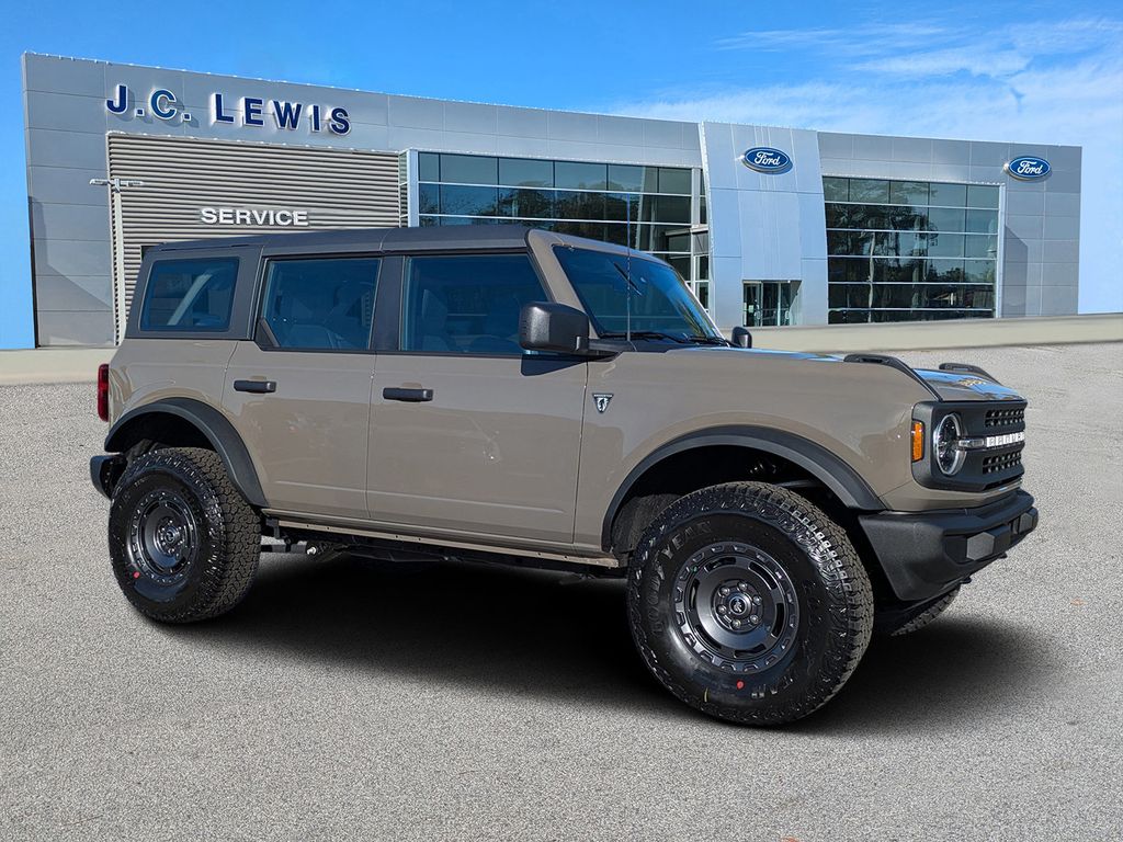 2025 Ford Bronco 4-Door Base's photo