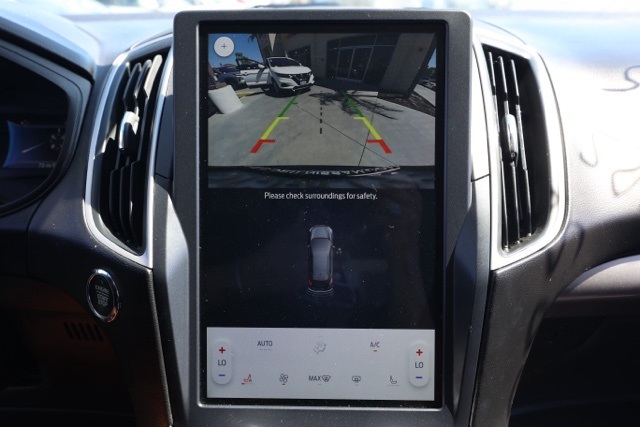 2023 Ford Edge SEL photo 29