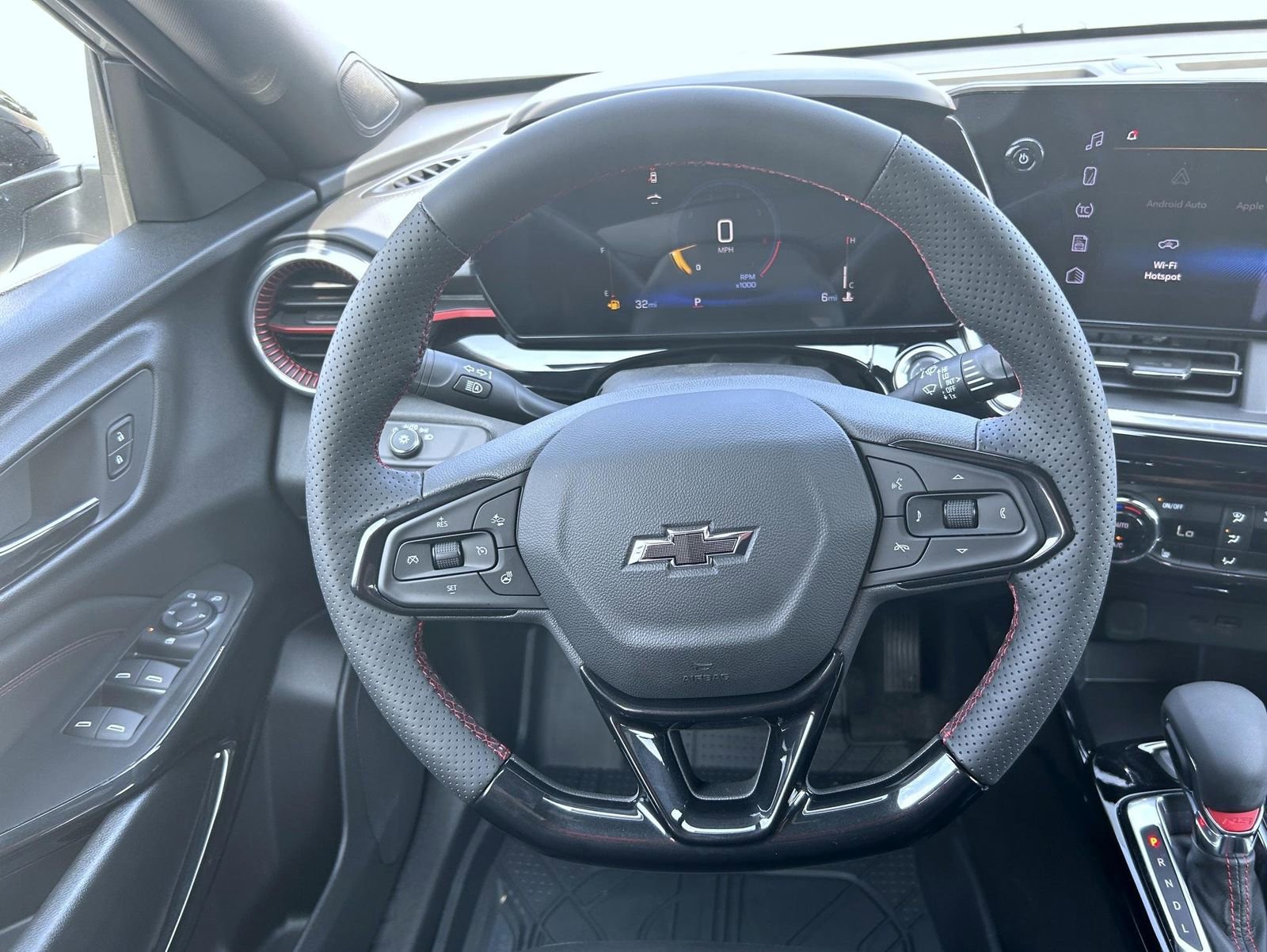 2025 Chevrolet Trax photo 11