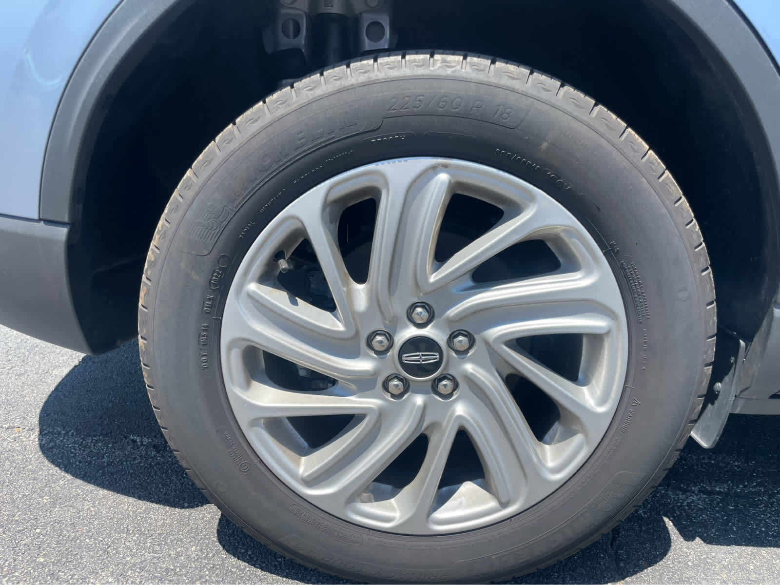 2022 Lincoln Corsair Standard photo 19
