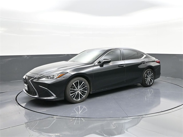 2022 Lexus ES 350's photo