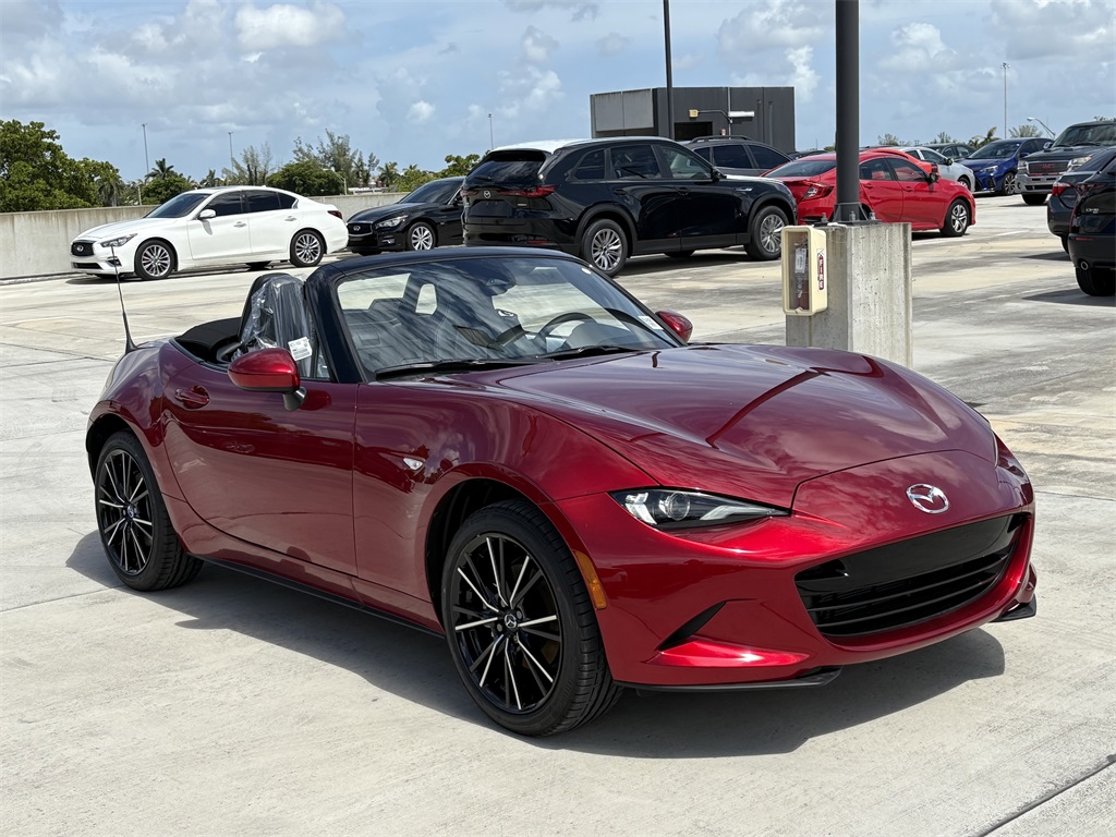 2025 Mazda MX-5 Miata Miata Grand Touring photo 3