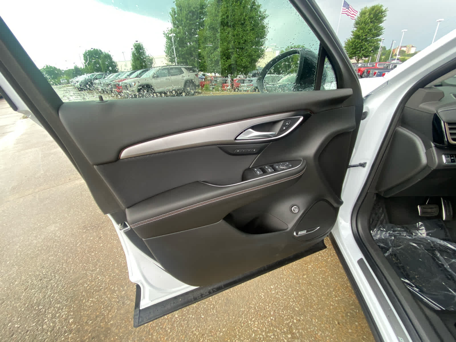 2025 Buick Envision Sport Touring photo 10