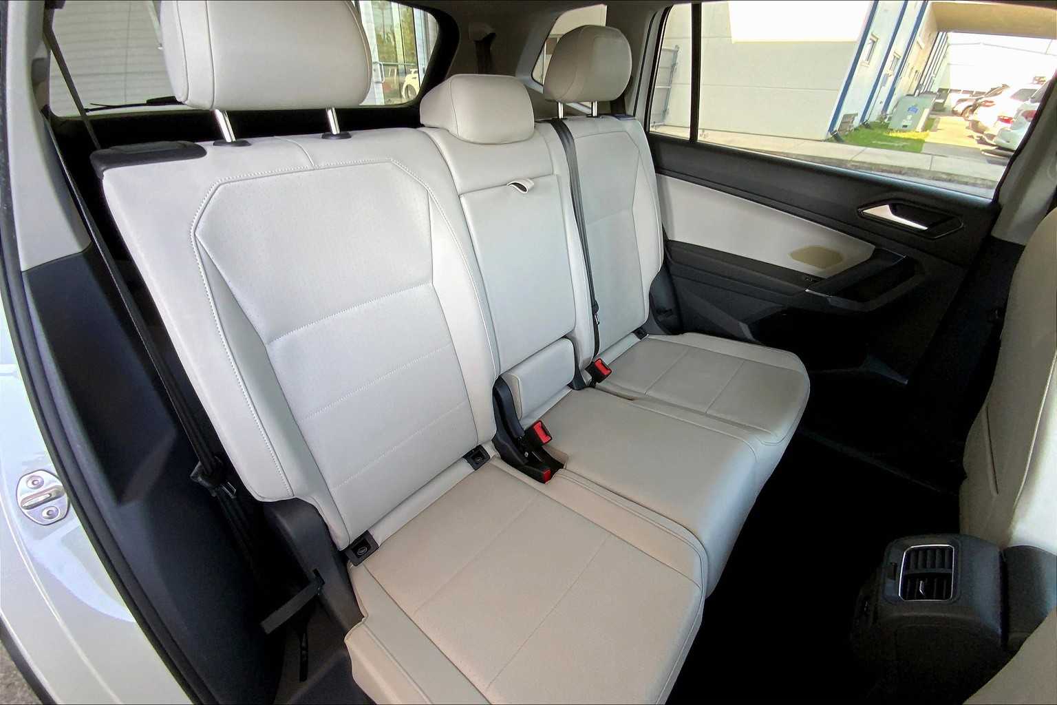 2018 Volkswagen Tiguan SE photo 18