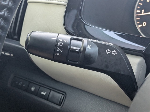 2022 Nissan Pathfinder SL photo 25