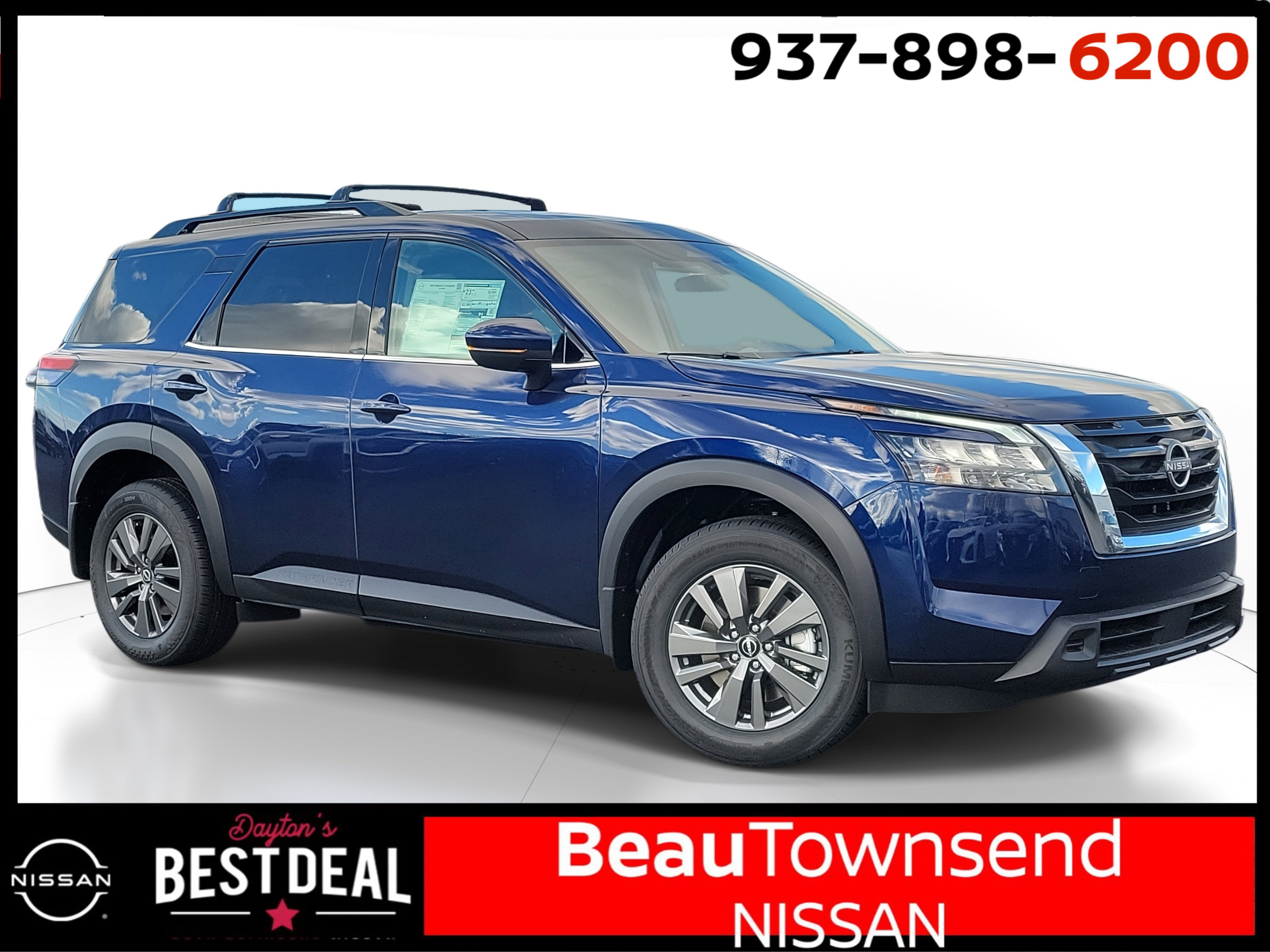 2025 Nissan Pathfinder SV's photo