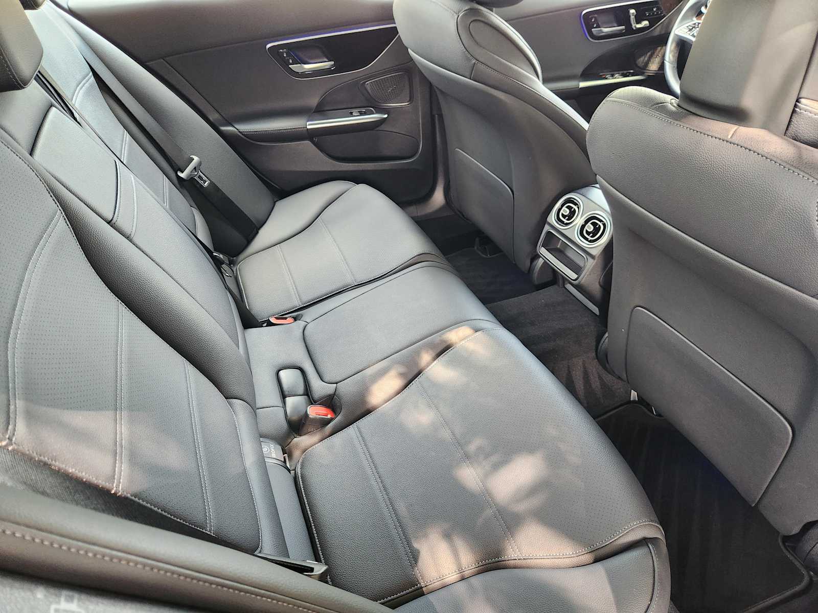 2025 Mercedes Benz C 300 photo 26