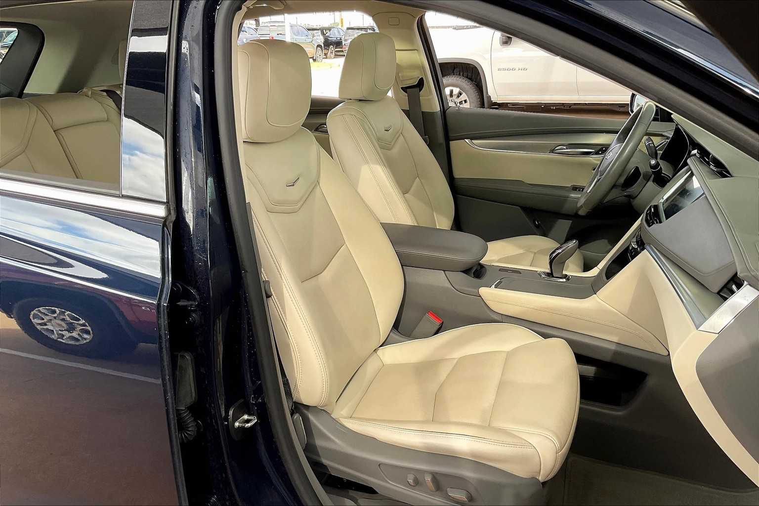 2017 Cadillac XT5 Luxury photo 8