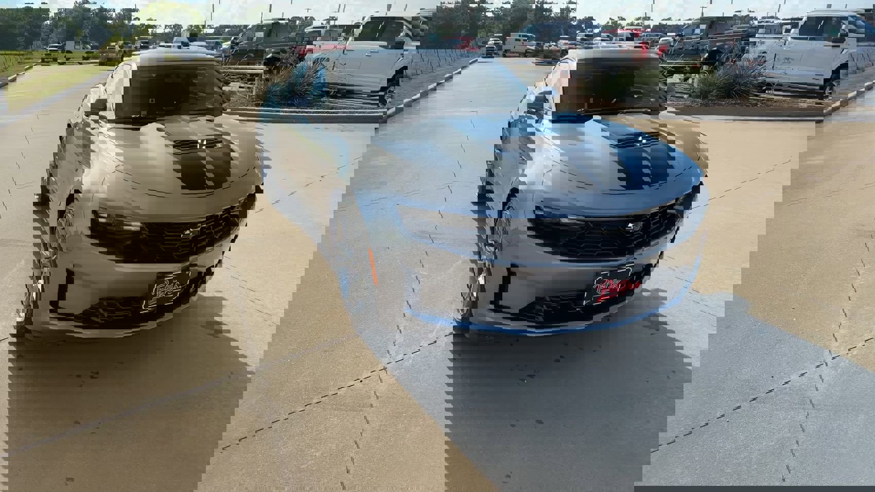 2020 Chevrolet Camaro LT1 photo 2