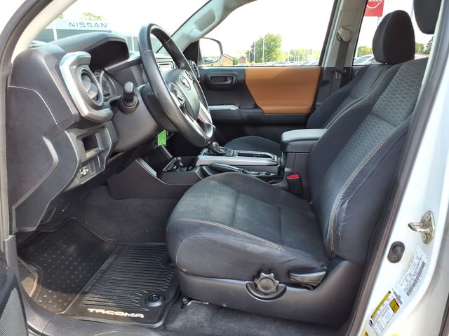 2016 Toyota Tacoma SR5 photo 3