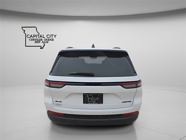 2024 Jeep Grand Cherokee Limited photo 3