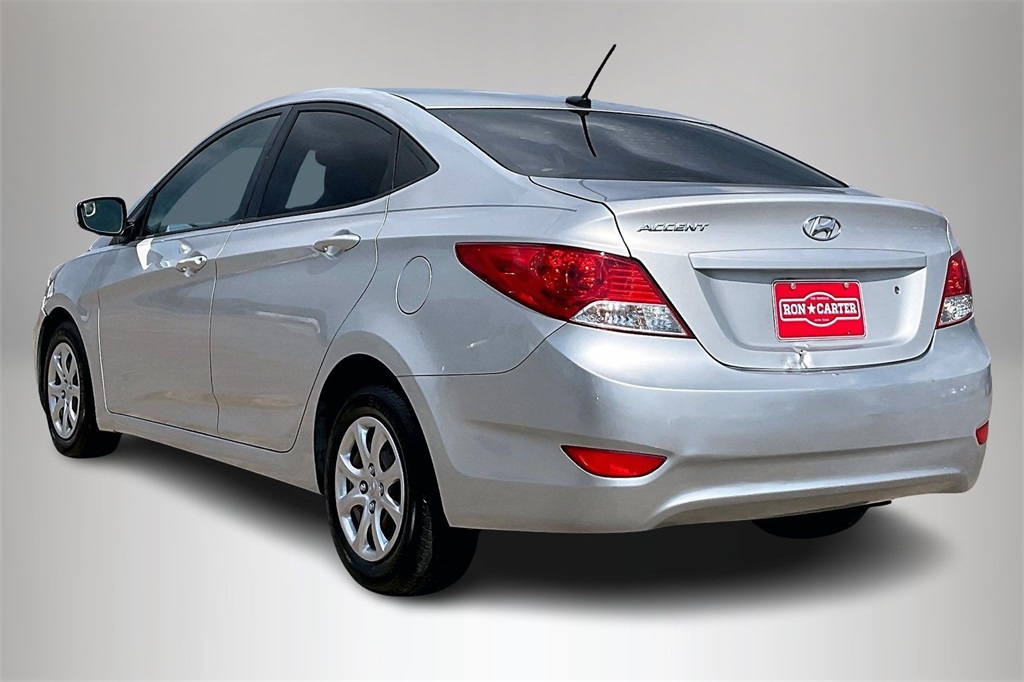 2013 Hyundai Accent GLS photo 3