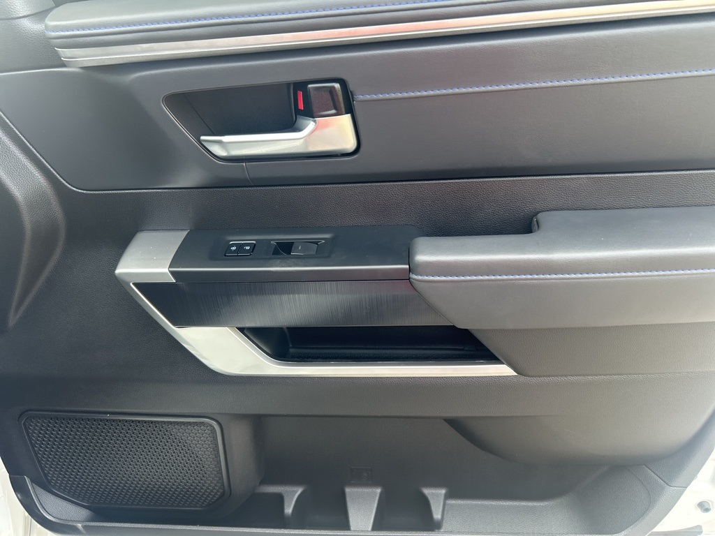 2023 Toyota Sequoia photo 20