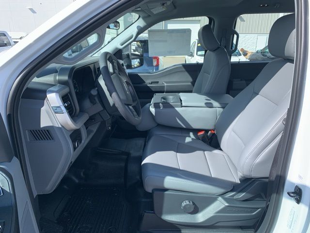 2026 Ford F-350 photo 13