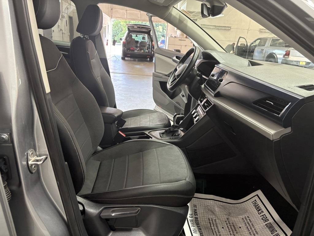 2024 Volkswagen Taos SE photo 23
