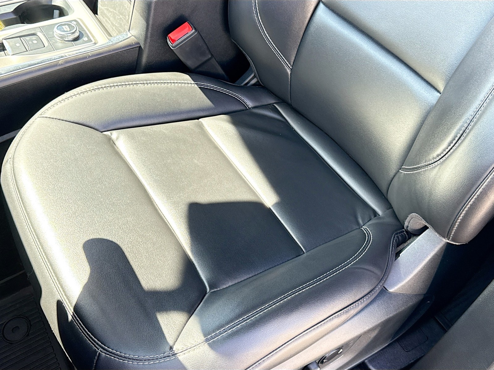 2022 Ford Explorer XLT photo 18