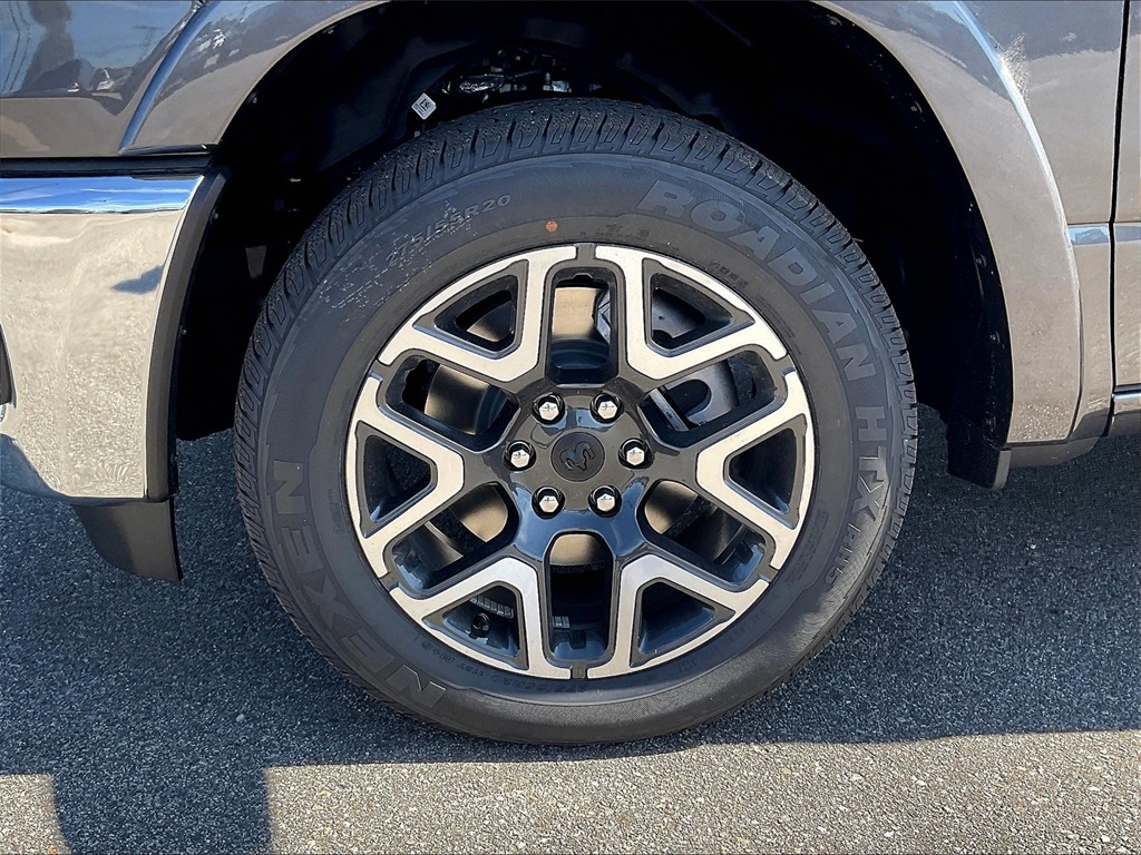 2026 Ram 1500 Laramie photo 7