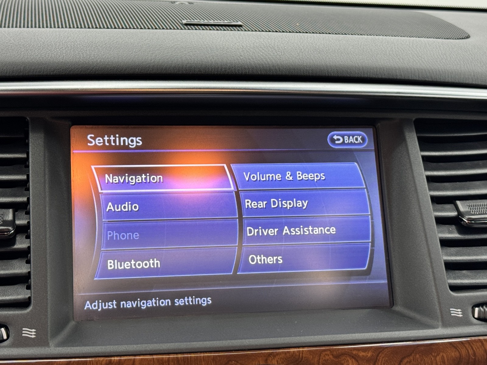 2017 Infiniti QX80 Limited photo 25