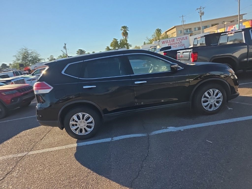 2015 Nissan Rogue S photo 3