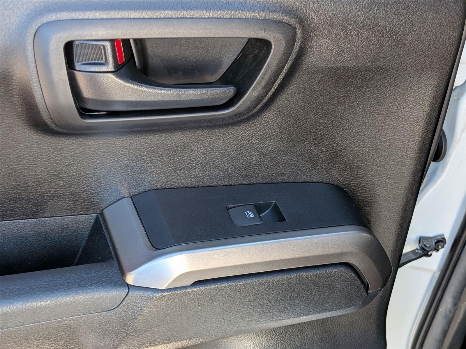 2022 Toyota Tacoma SR5 Double Cab V6 photo 26