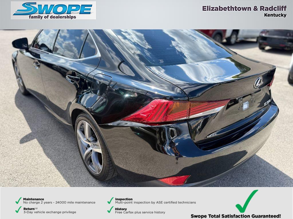 2019 Lexus IS 300 photo 4